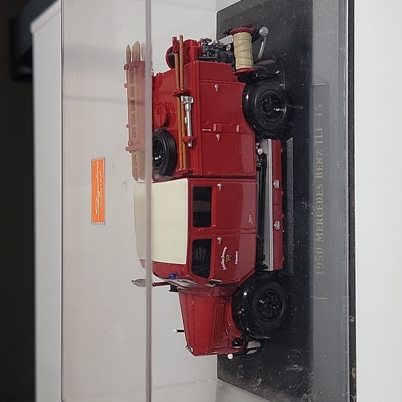 Set of four fire trucks - Picture 4 of 8